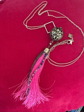 2000's Boho Tassel Pendant Necklace - Pink and Antique gold